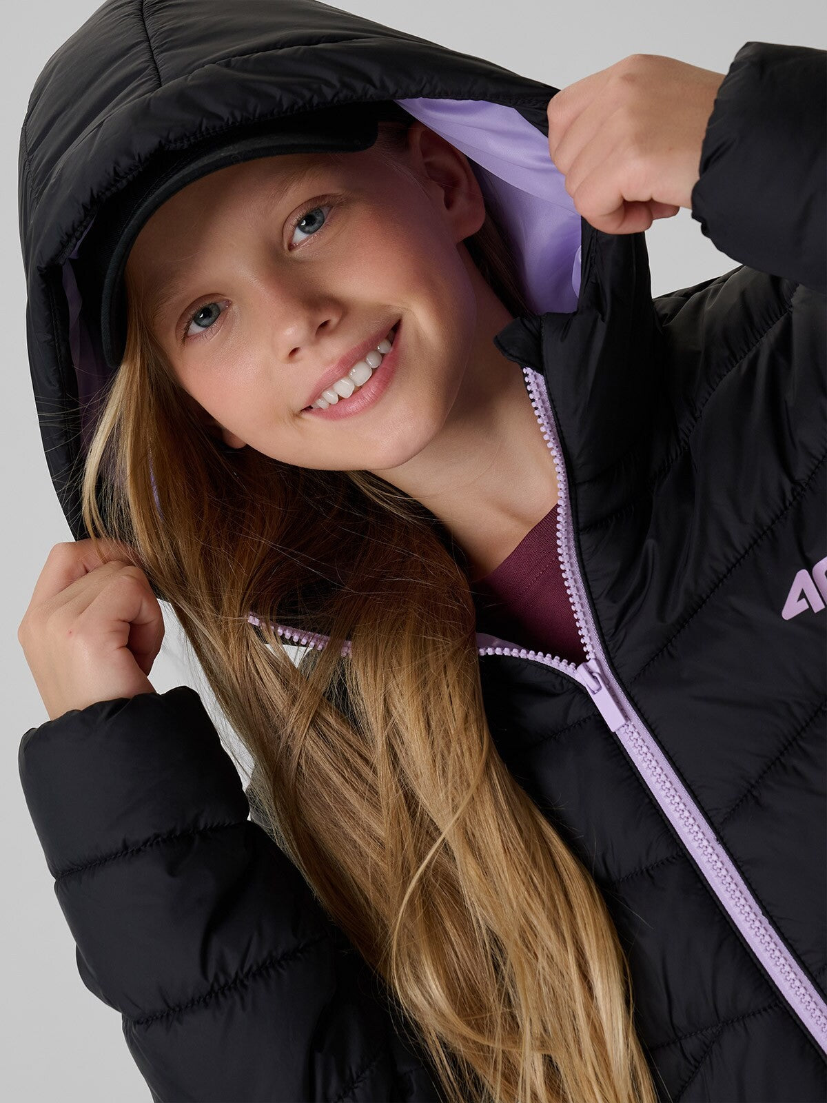 4F F0917 Isolationsjacke Kinder – DEEP BLACK